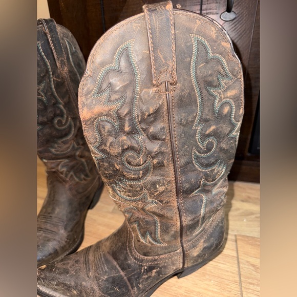 Genuine leather Laredo boots brown & turquoise snip toe heel distressed boot - Picture 2 of 11